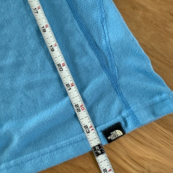 The North Face Women's Blue Athletic Performance Short Sleeve Tee {M} - Picture 4 of 5